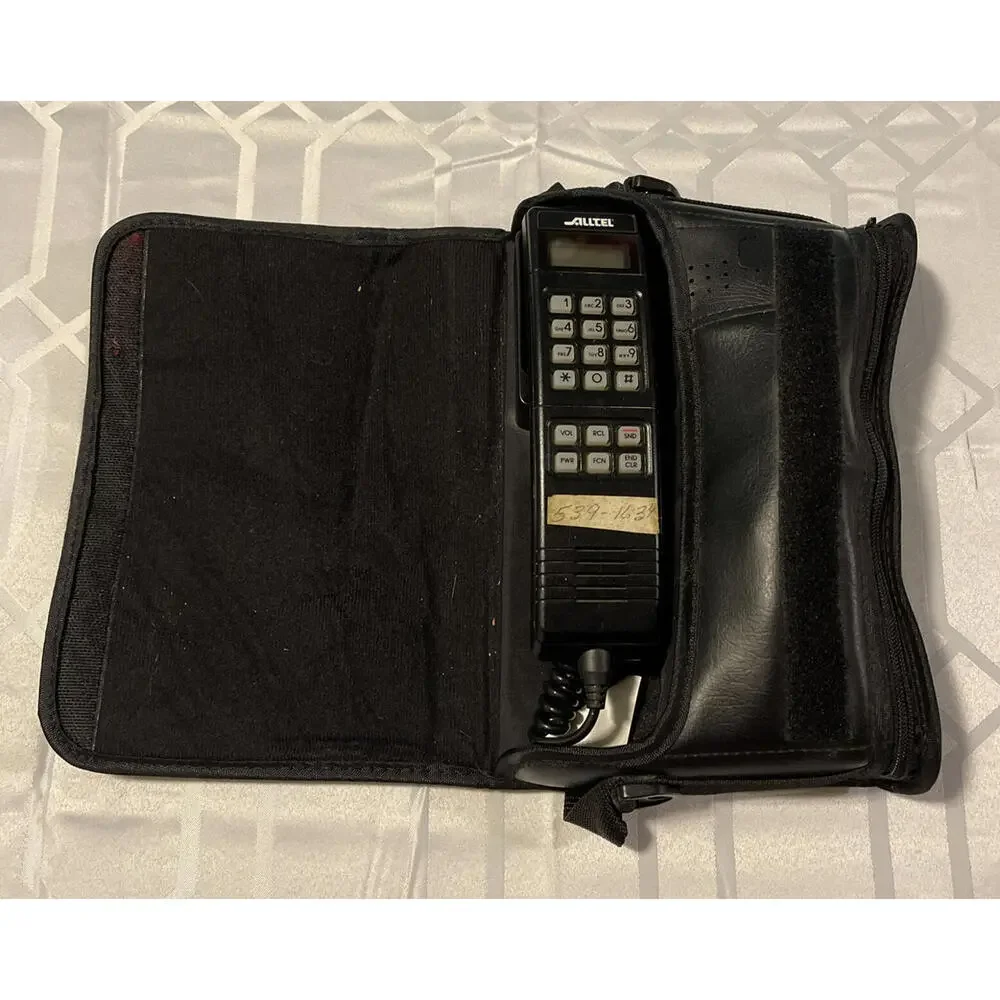 Alltel Vintage Black Bag Car Phone! A4875